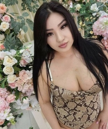 Живу в самом сердце Москвы, и мои услуги доступны для истинных ценителей наслаждения. Раскрой свои фантазии со мной, и я обещаю, что твоя самая сокровенная мечта станет реальностью. Позволь мне заботиться о тебе и подарить тебе незабываемые моменты наслаждения. Ознакомься с моими фото ниже, чтобы увидеть, насколько я привлекательна. Мои клиенты не перестают восхищаться качеством моих услуг, и я гарантирую, что ты останешься довольным нашим временем вместе. 🌹 Юлия